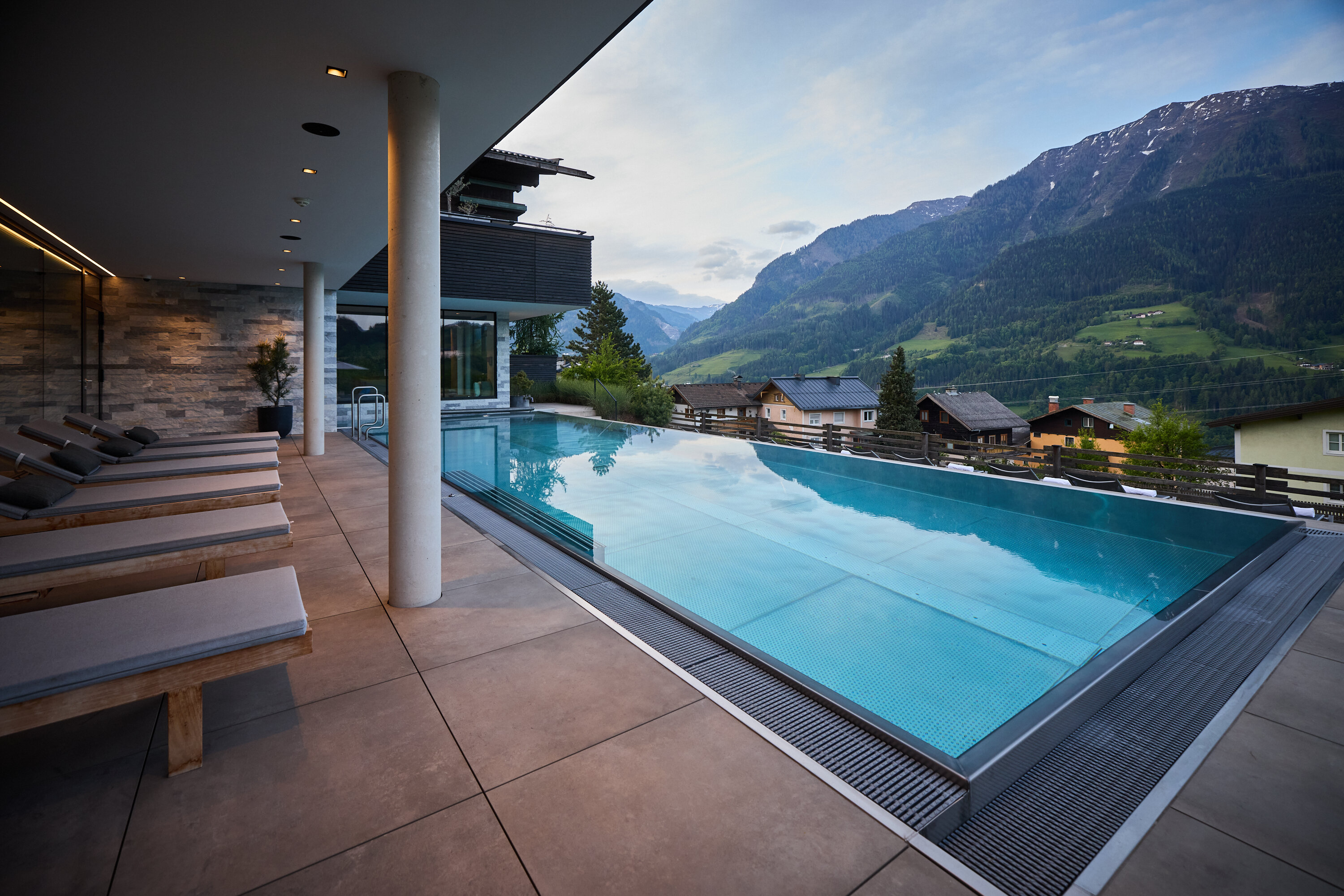 Der Pool des Sonnhofs