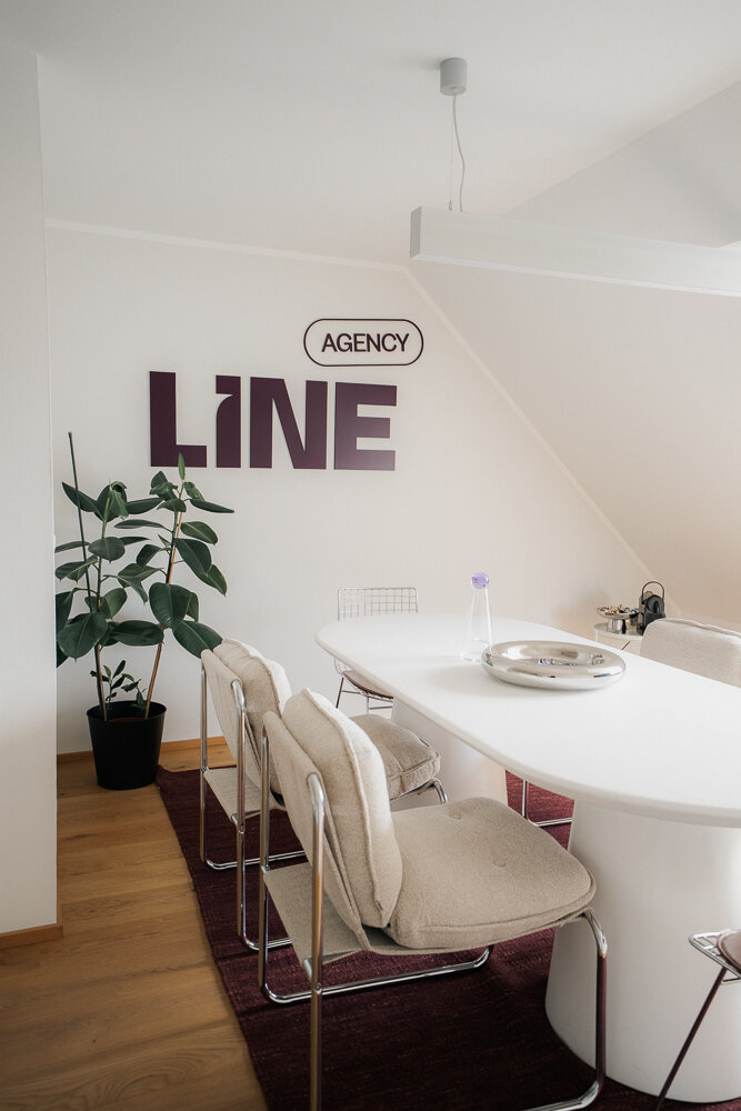 Der Besprechungsraum der Online Marketing Agentur Line Agency